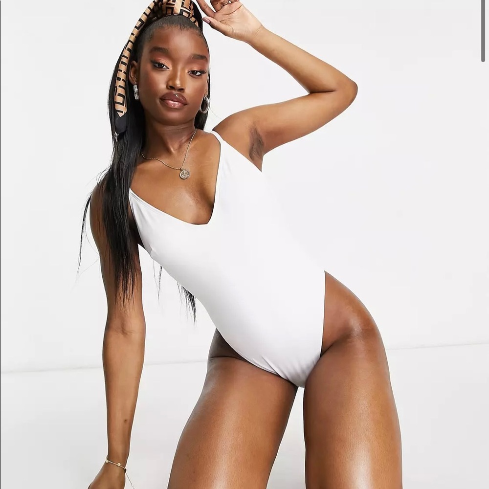 ASOS Curve New With Tags white swimsuit 38G top